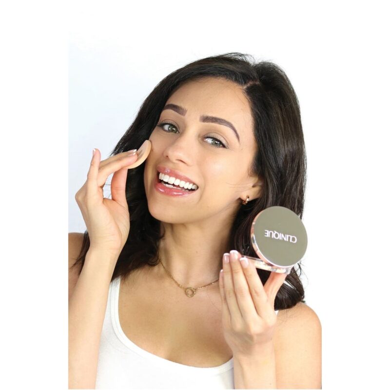 Clinique Stay Matte Sheer Pressed Powder Oil-Free 01 Stay Buff - Image 2