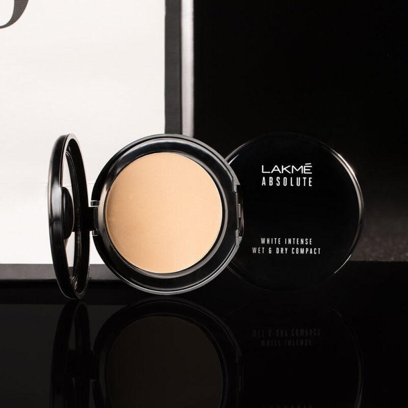 Lakme Absolute Wet & Dry Compact SPF25- Rose Cream 02 - 9gm - Image 5