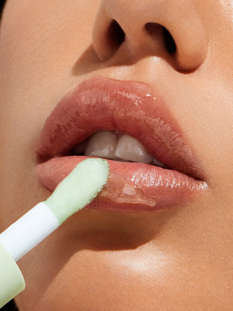 SHEGLAM JELLY WOW HYDRATING LIP OIL-GREEN APPLE ENVY (6GM) - Image 3