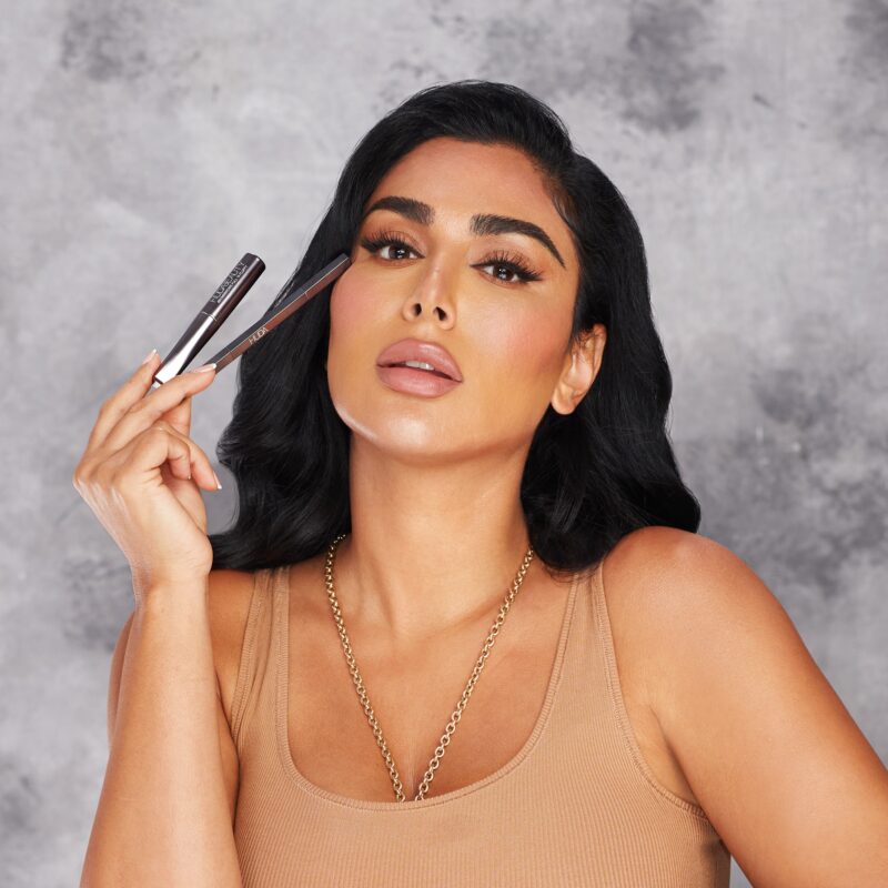 Huda Beauty #bombbrows Full'n Fluffy Fiber Gel - 6 Rich Brown - 4.5ml - Image 3